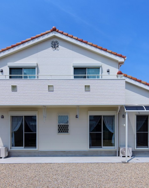 無垢材の香りが優しい二世帯住宅の家