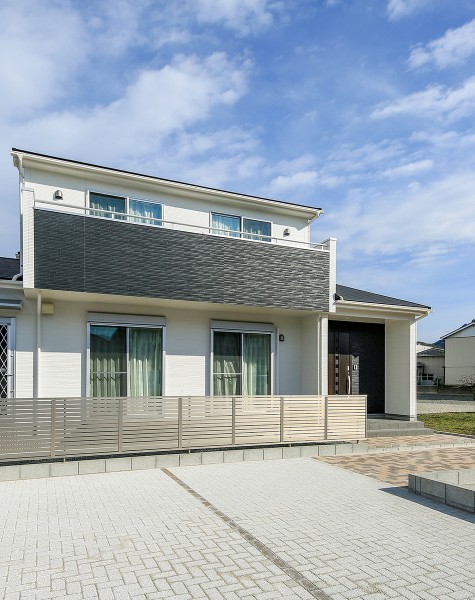 メイクルーム・書斎・多彩な収納など間取りにこだわった住まい