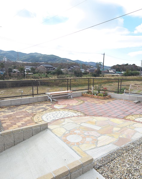 三世代がちょうどいい距離感で暮らす、収納いっぱいの二世帯住宅