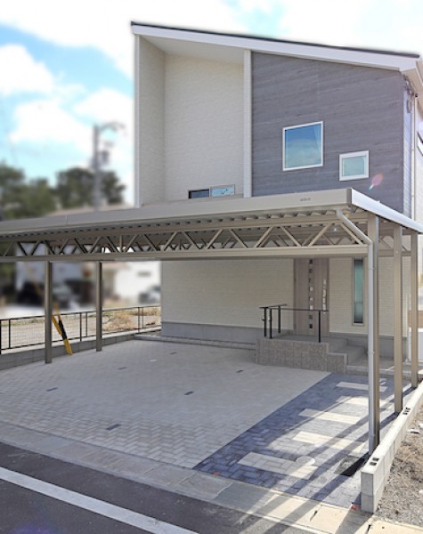 大型収納庫とスタディスペースのある家