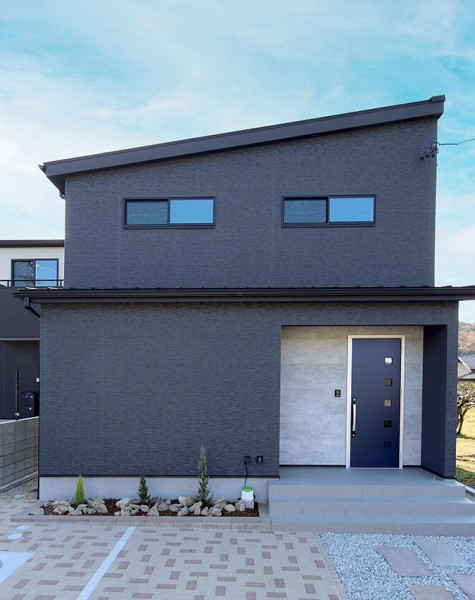 セカンドリビングのある2世帯住宅・無垢材の床と建具